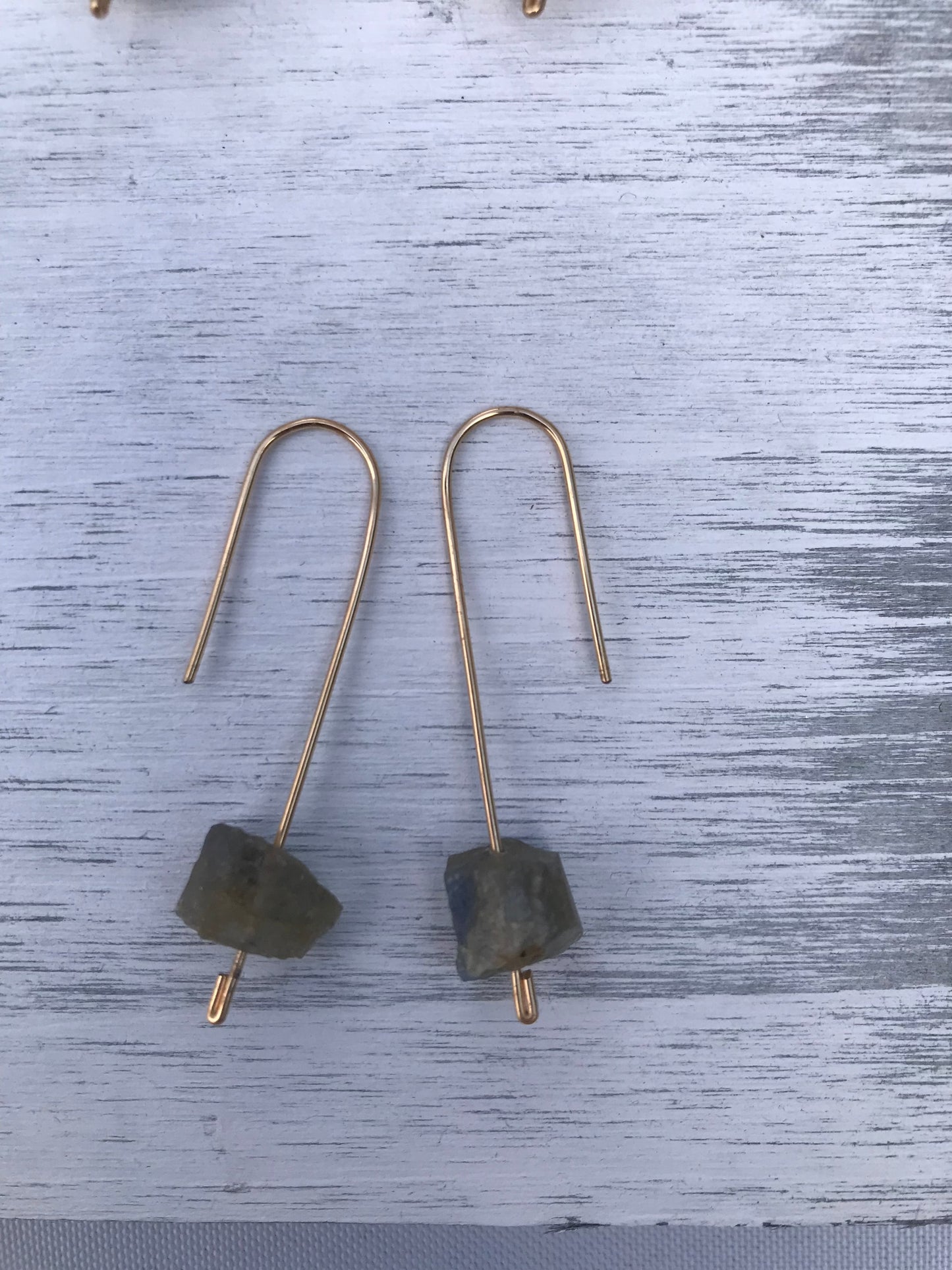 Minimalist natural pendant earrings